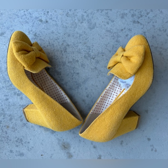 BAIT but another innocent tale Shoes Vintage Heels Bow Yellow Women’s Sz 6 NEW - Picture 4 of 14